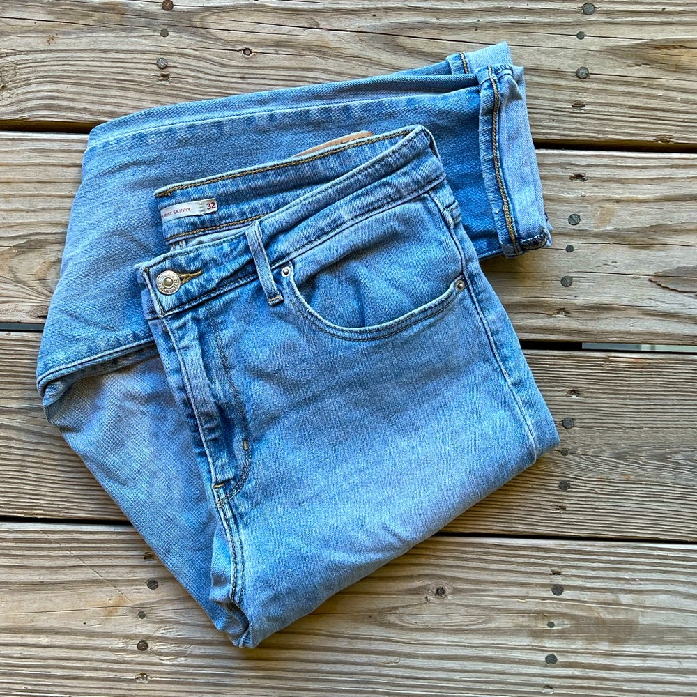 Levi’s 721 High Rise Skinny Jeans - Size 32